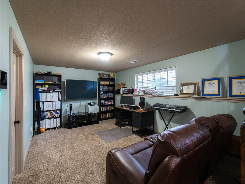 1112 Carlisle Drive — photo 22