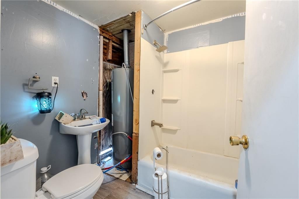 616 Adams Street — photo 18