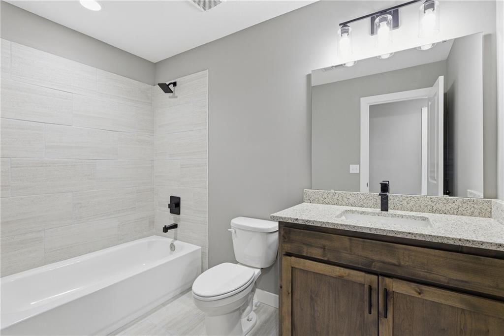 105 W Arctic Street — photo 15