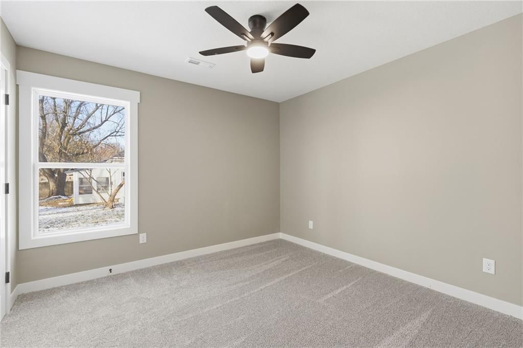 105 W Arctic Street — photo 23
