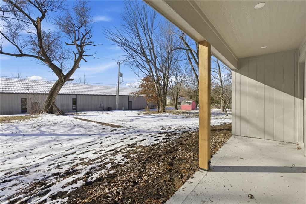 105 W Arctic Street — photo 27