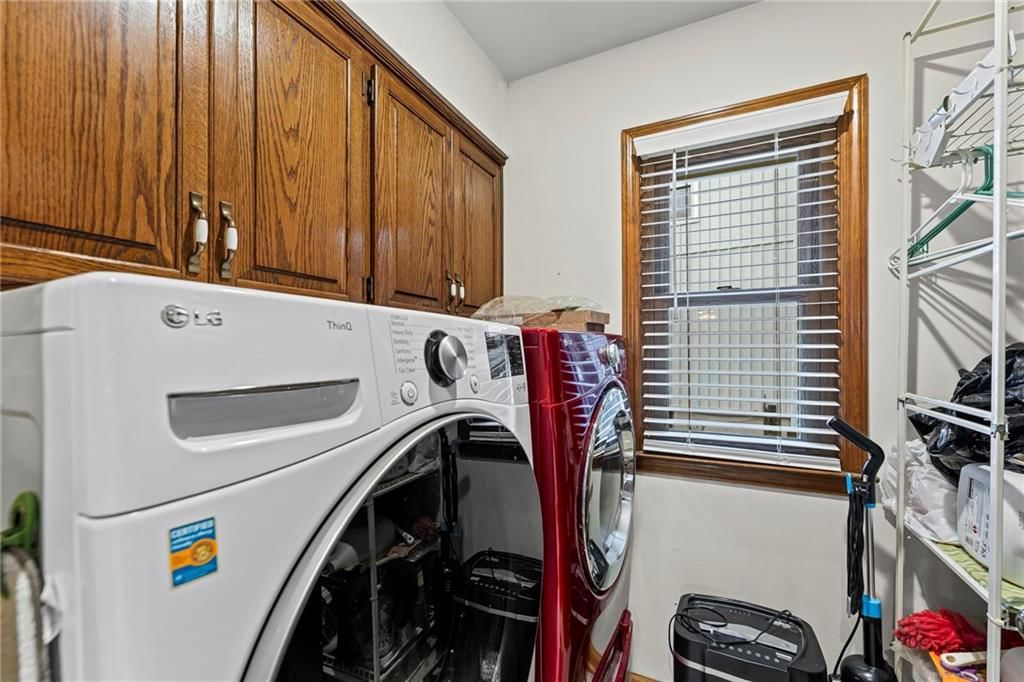 Photo 15 of 43 - 15919 W 136th Terrace