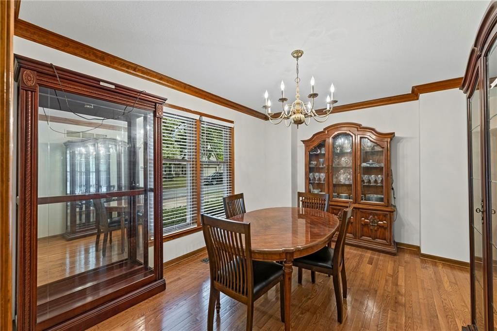 Photo 18 of 43 - 15919 W 136th Terrace