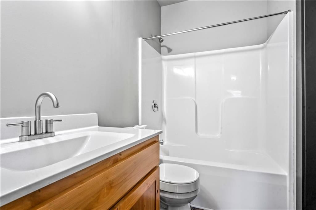 503 E 3rd Street — photo 10