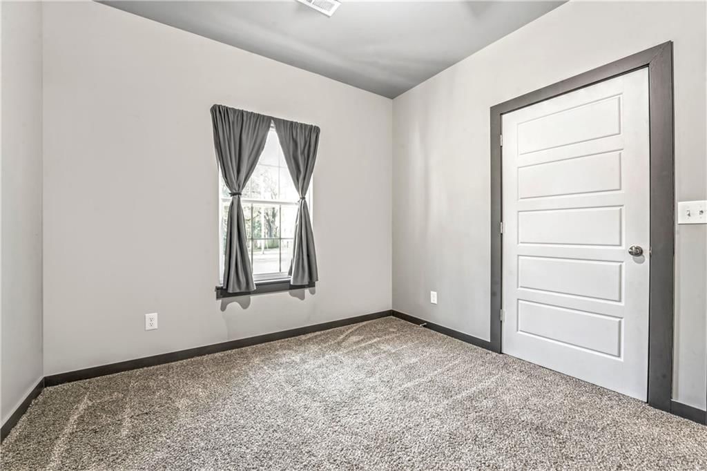 503 E 3rd Street — photo 11