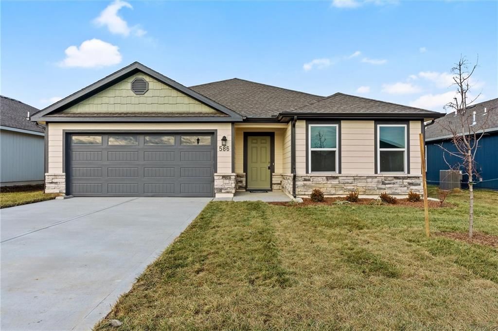 20288 W 194th Terrace, Spring Hill, KS