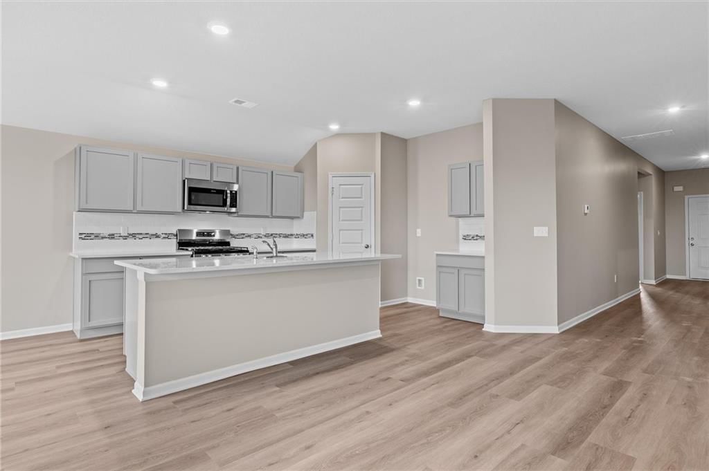 20288 W 194th Terrace — photo 3