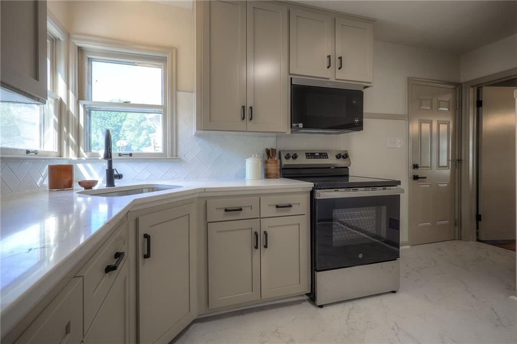Photo 12 of 20 - 2918 N 51st Street