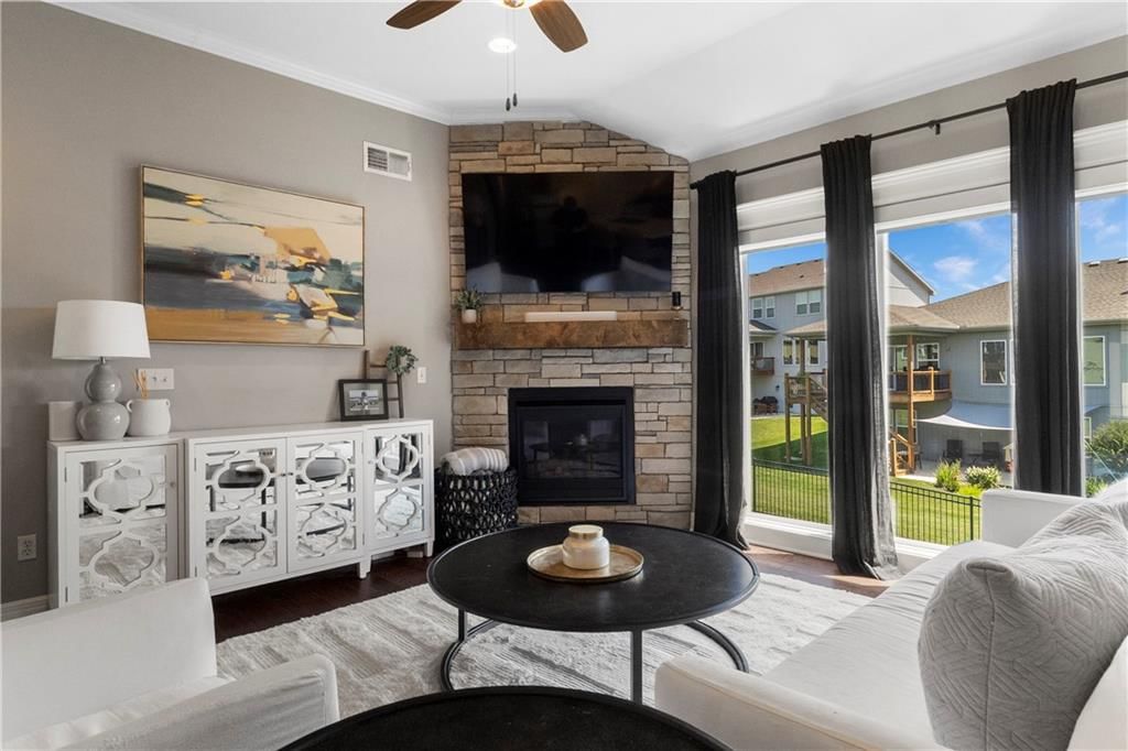 7445 NW Forest Lakes Drive — photo 11