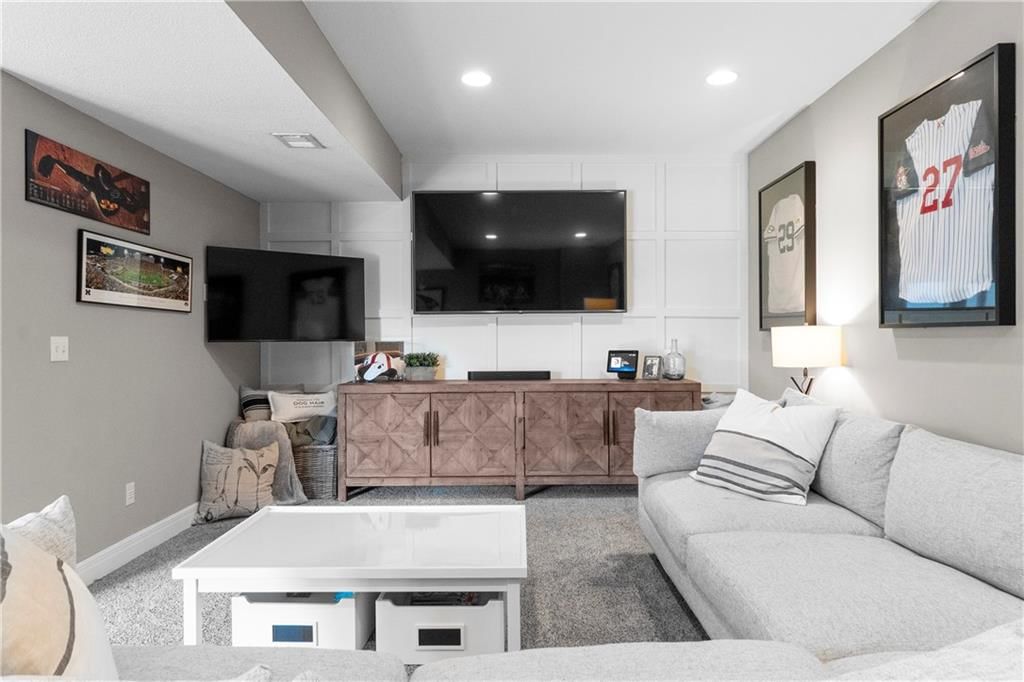 7445 NW Forest Lakes Drive — photo 31