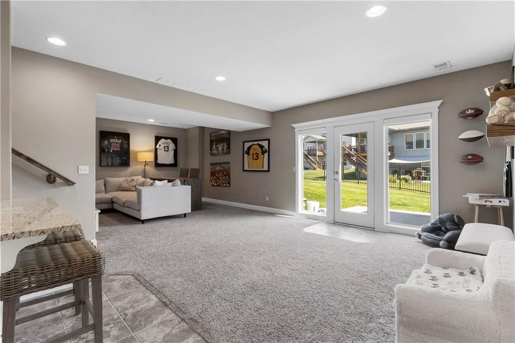 7445 NW Forest Lakes Drive — photo 32