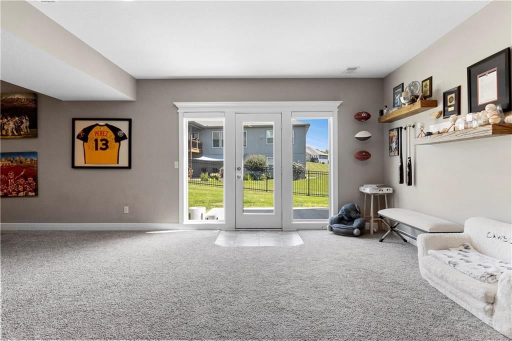 7445 NW Forest Lakes Drive — photo 33