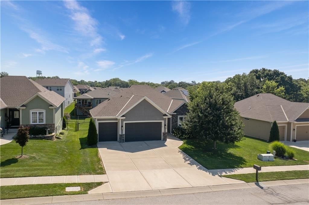 7445 NW Forest Lakes Drive — photo 46