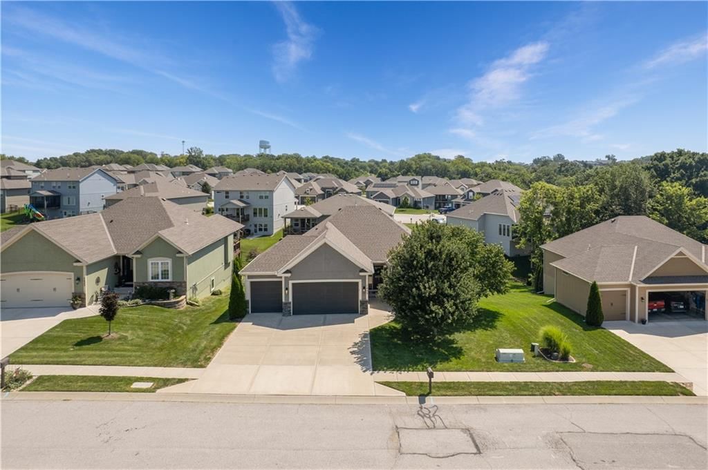 7445 NW Forest Lakes Drive — photo 47