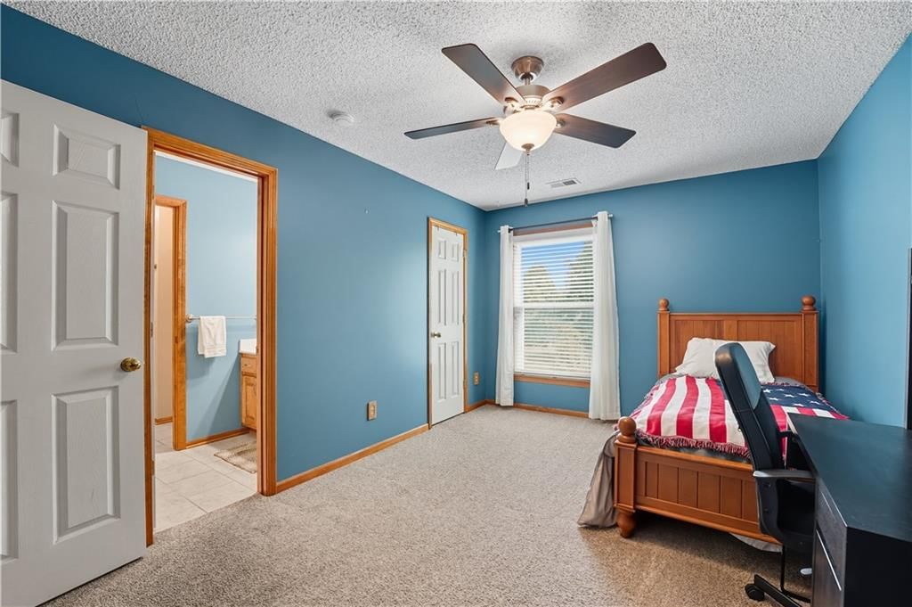 14611 S Acuff Lane — photo 32