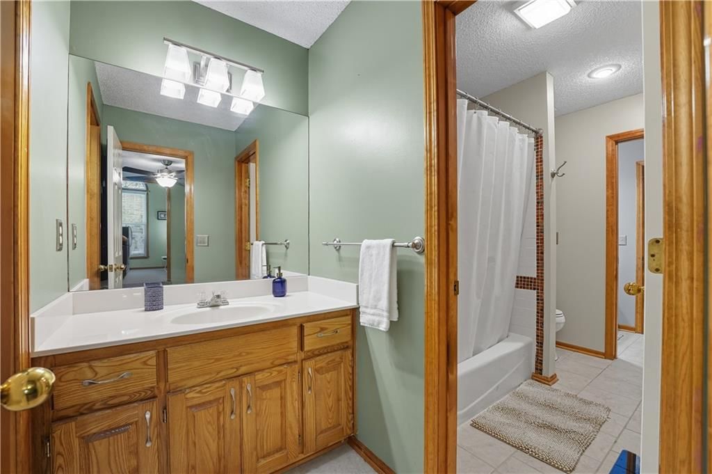 14611 S Acuff Lane — photo 35