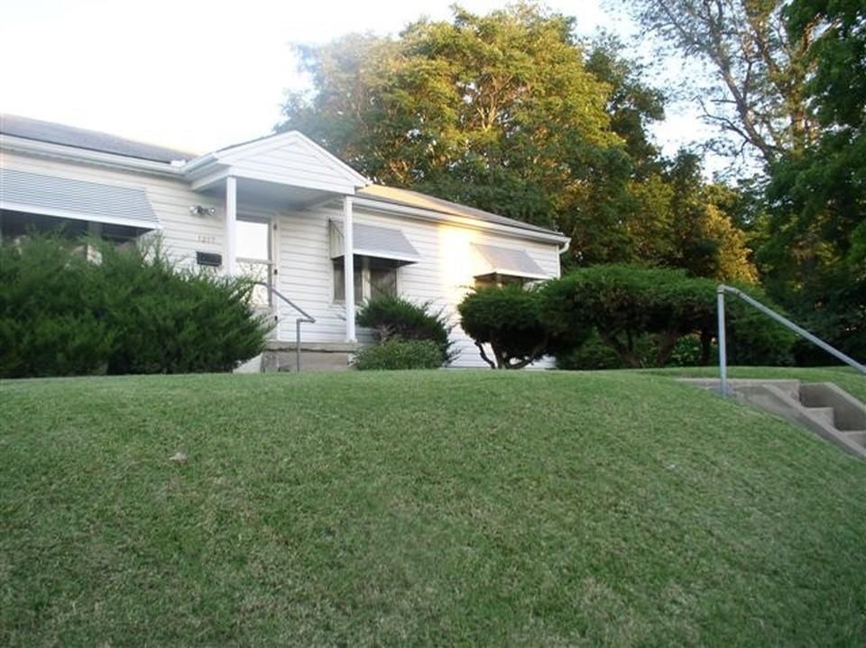 1217 Hardesty Avenue — photo 10