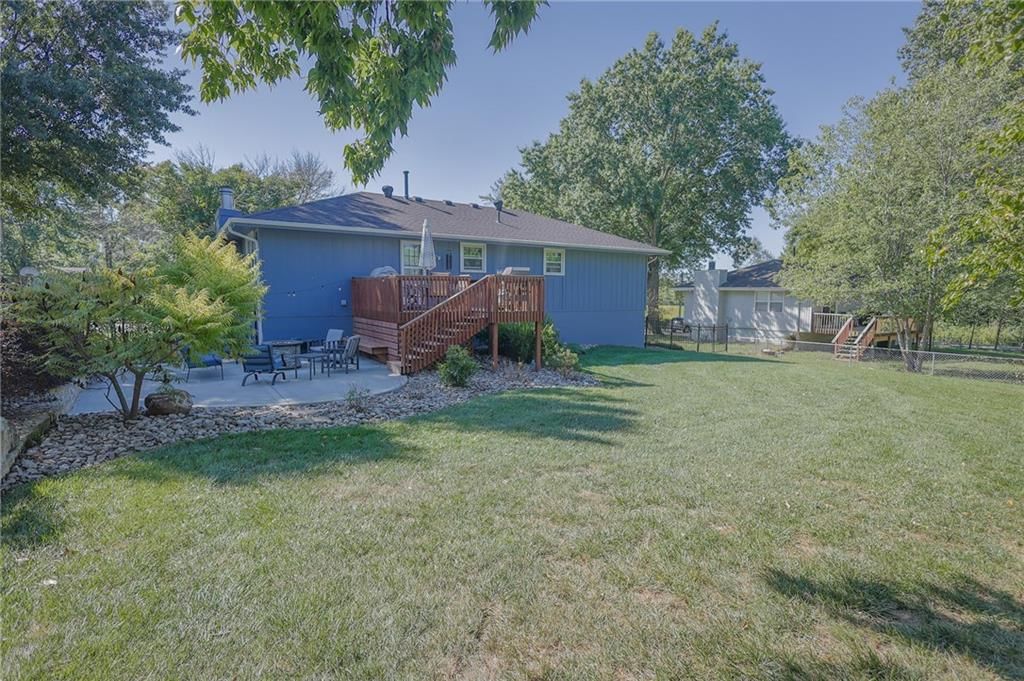 Photo 5 of 34 - 206 Crest Drive