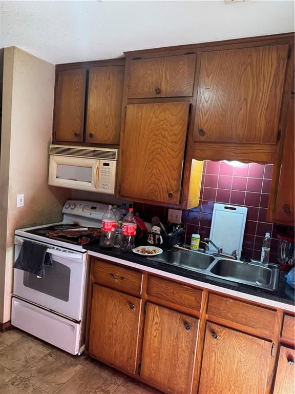 9311 E 9th Street — photo 17