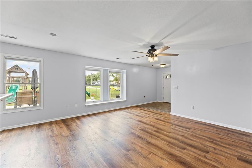 1335 S Olive Street — photo 10