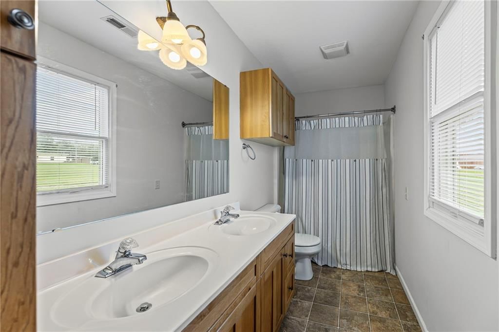 1335 S Olive Street — photo 20