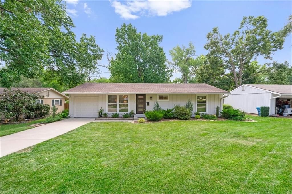 Photo 1 of 25 - 7725 Colonial Drive