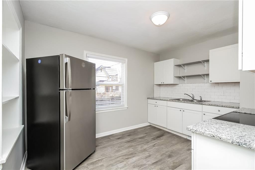 Photo 5 of 18 - 4437 Gladstone Boulevard