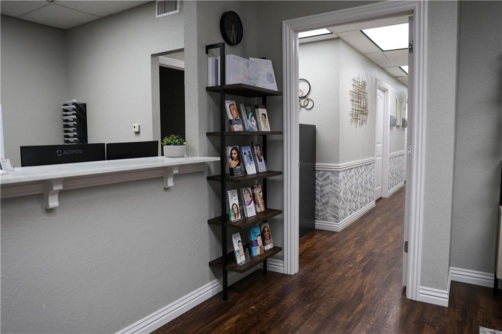 2401 S Tucker Street — photo 11