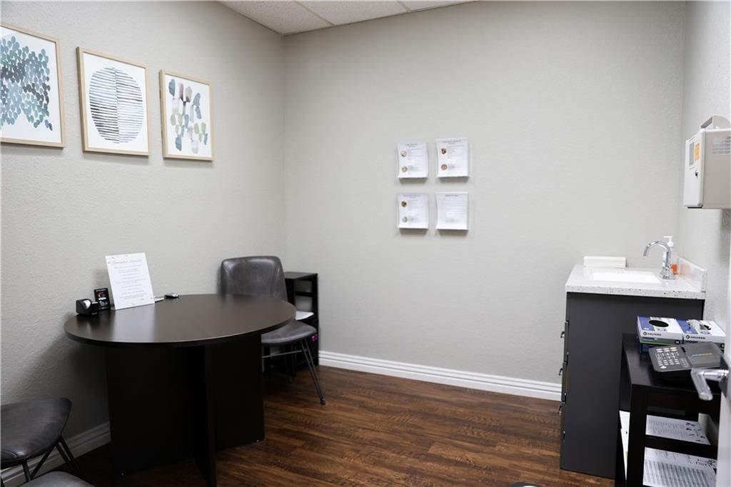2401 S Tucker Street — photo 18