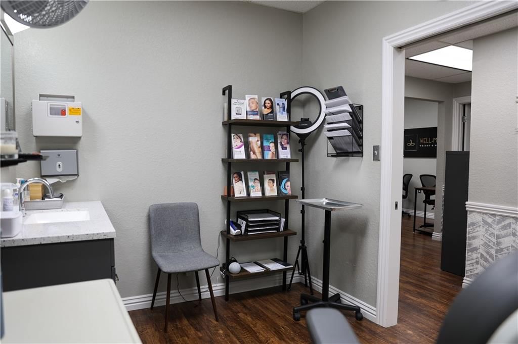 2401 S Tucker Street — photo 19