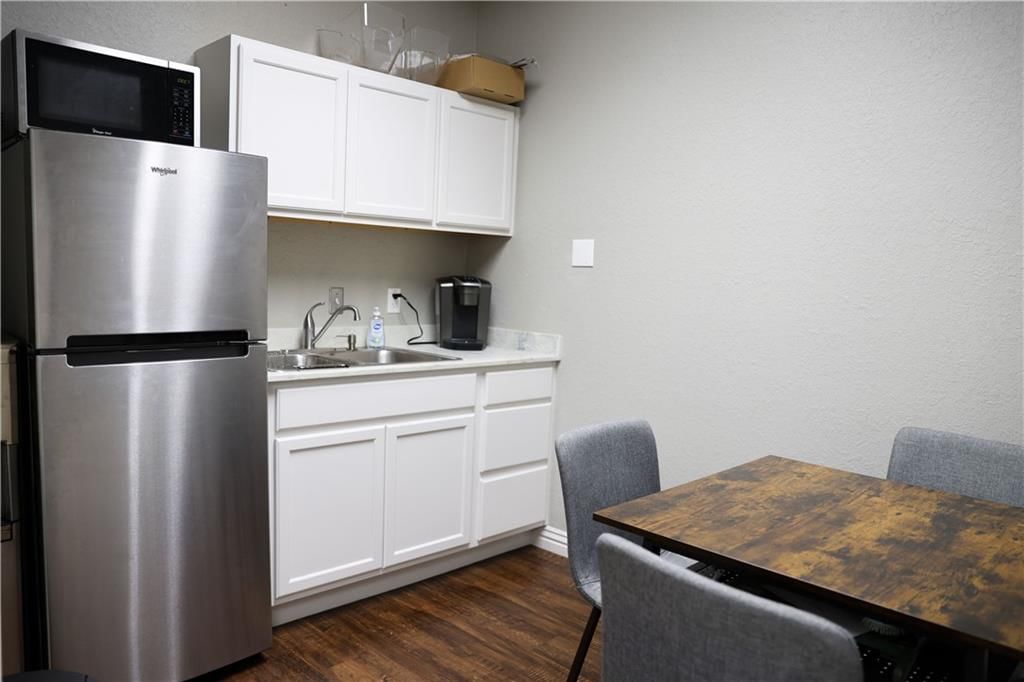2401 S Tucker Street — photo 32
