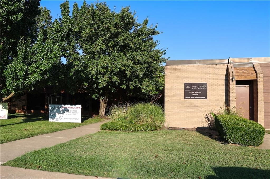 2401 S Tucker Street — photo 37