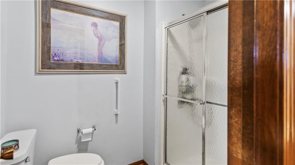 1216 Hampton Drive — photo 9