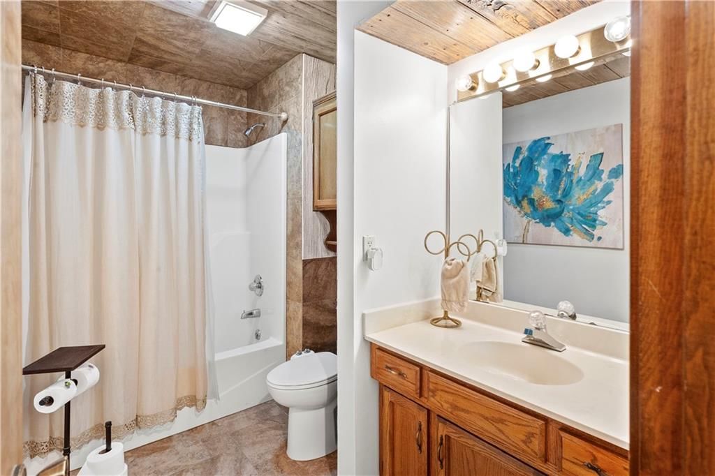 1216 Hampton Drive — photo 12