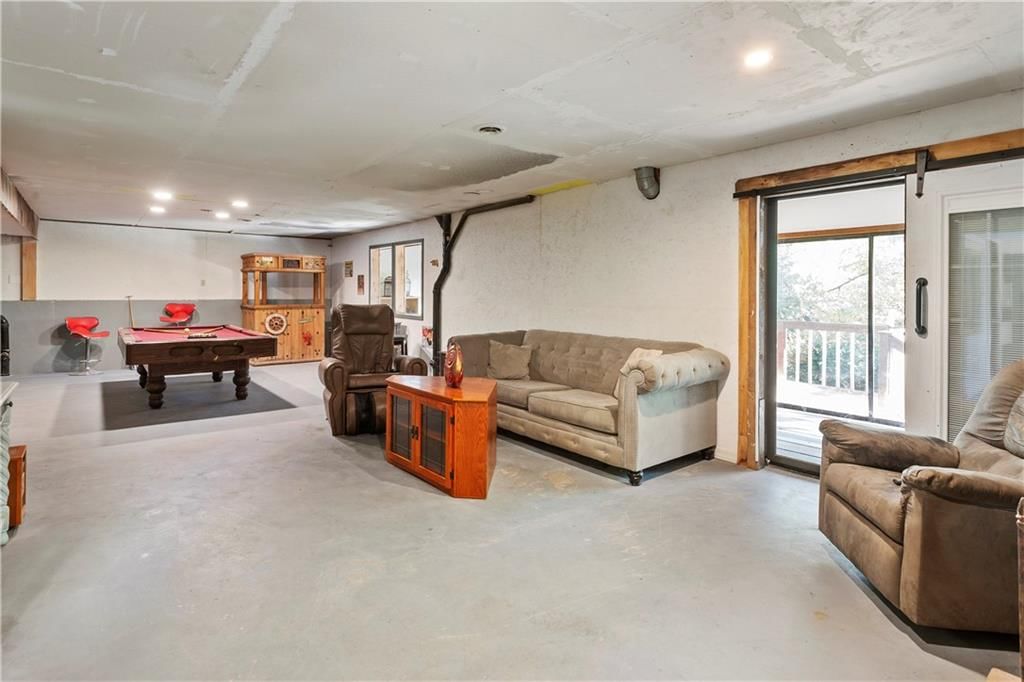 1216 Hampton Drive — photo 14