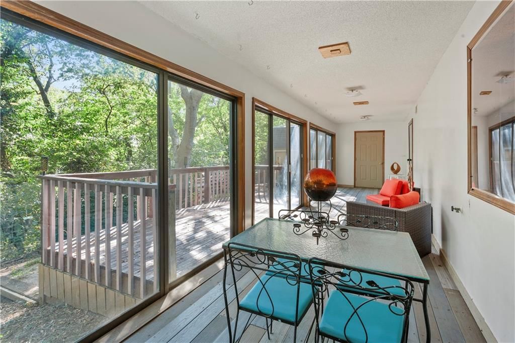 1216 Hampton Drive — photo 18