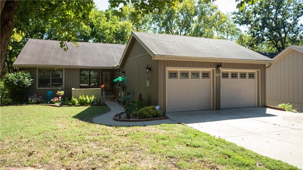 1216 Hampton Drive — photo 24