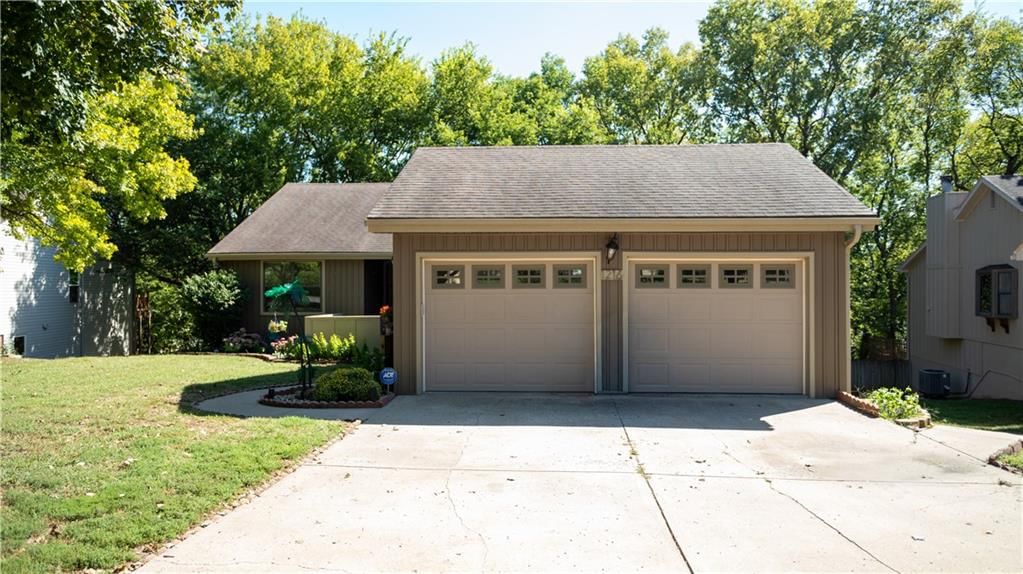 1216 Hampton Drive — photo 25