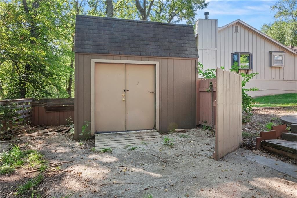 1216 Hampton Drive — photo 30