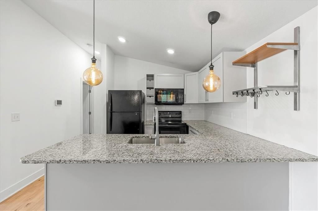 5705 N Woodland Avenue — photo 10