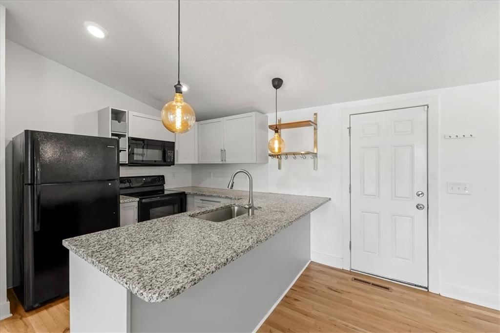 5705 N Woodland Avenue — photo 11
