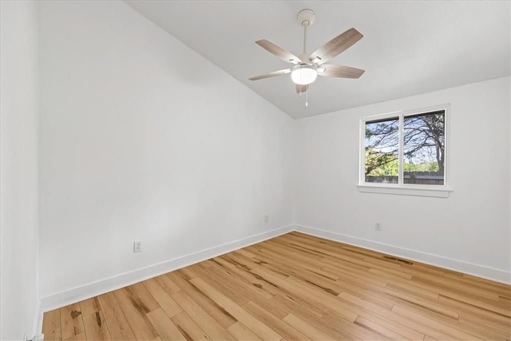 5705 N Woodland Avenue — photo 19