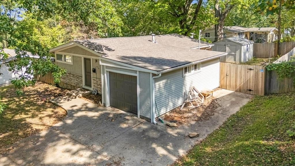 5705 N Woodland Avenue — photo 28