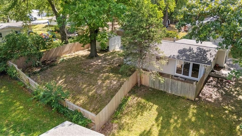 5705 N Woodland Avenue — photo 29