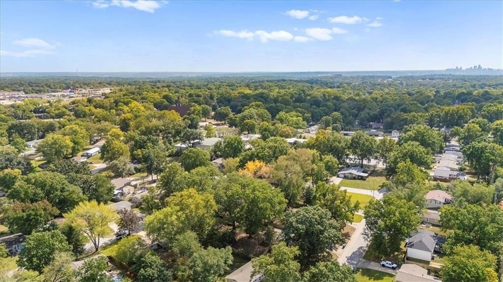 5705 N Woodland Avenue — photo 32