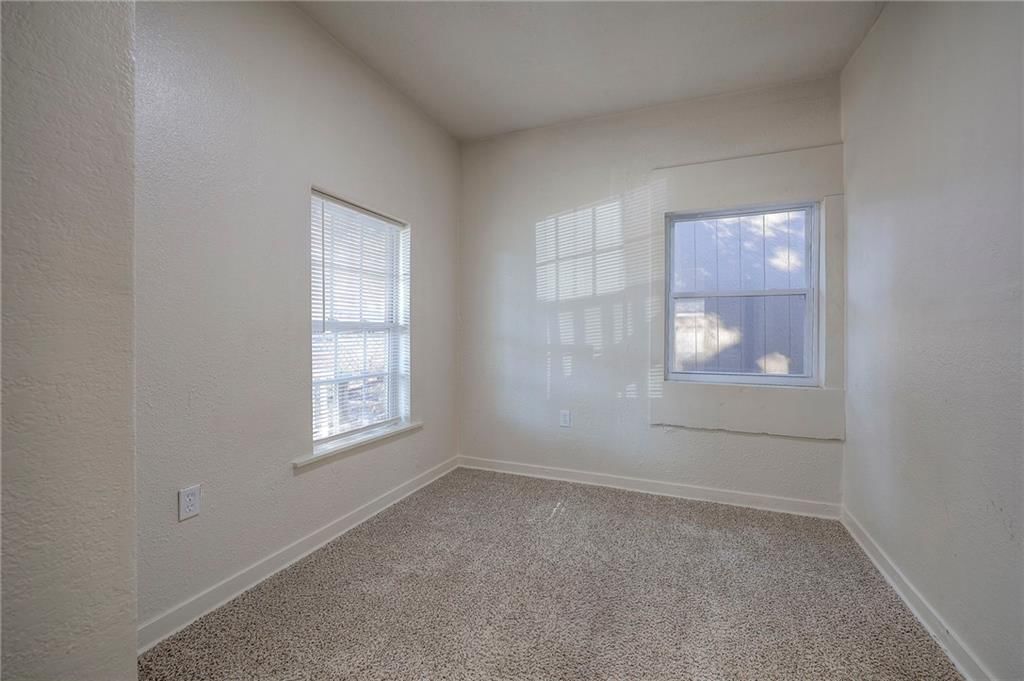 864 ORVILLE Avenue — photo 6