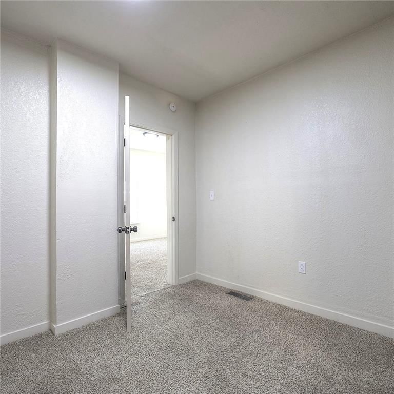 864 ORVILLE Avenue — photo 8