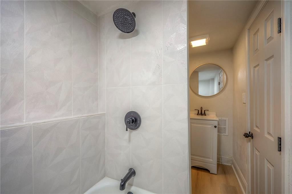 864 ORVILLE Avenue — photo 15
