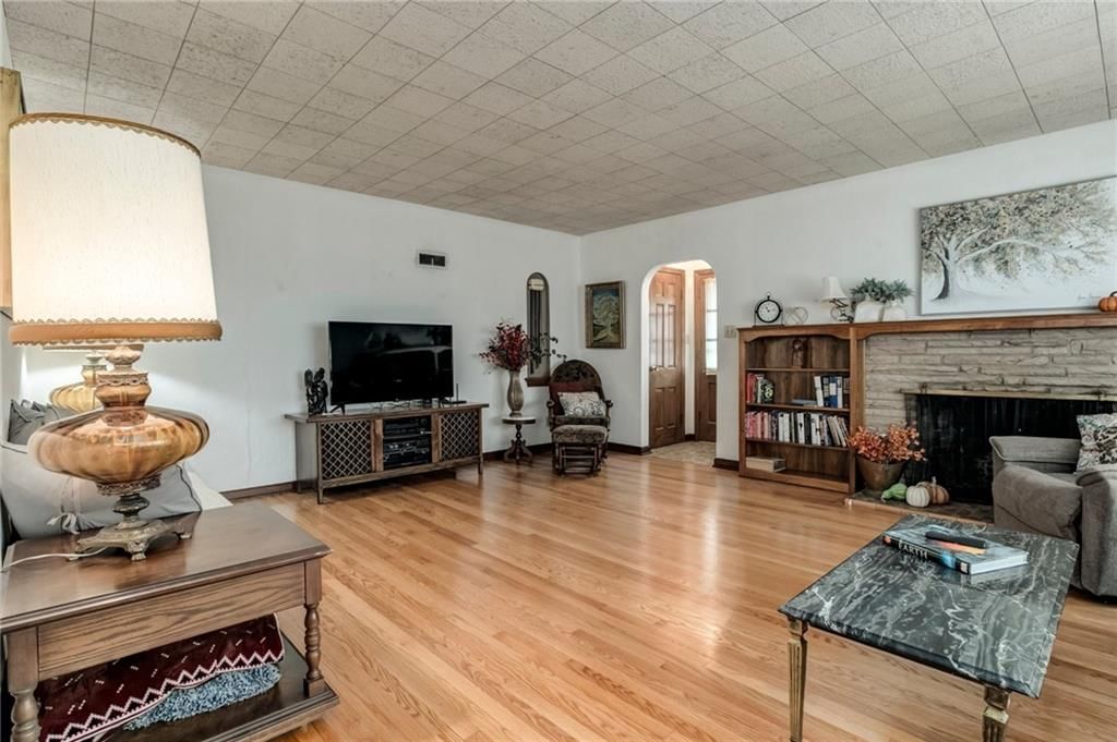 Photo 6 of 36 - 226 N 78th Street