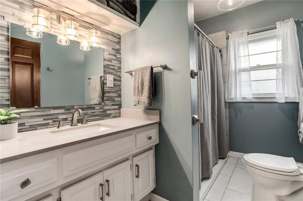 Photo 16 of 36 - 226 N 78th Street